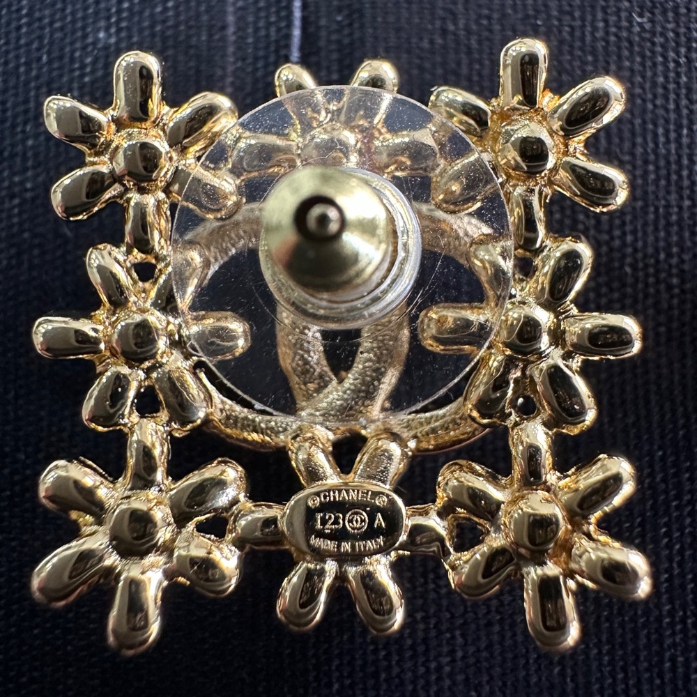 Chanel Square Crystal CC Gold Stud Earrings - Picture 8 of 8
